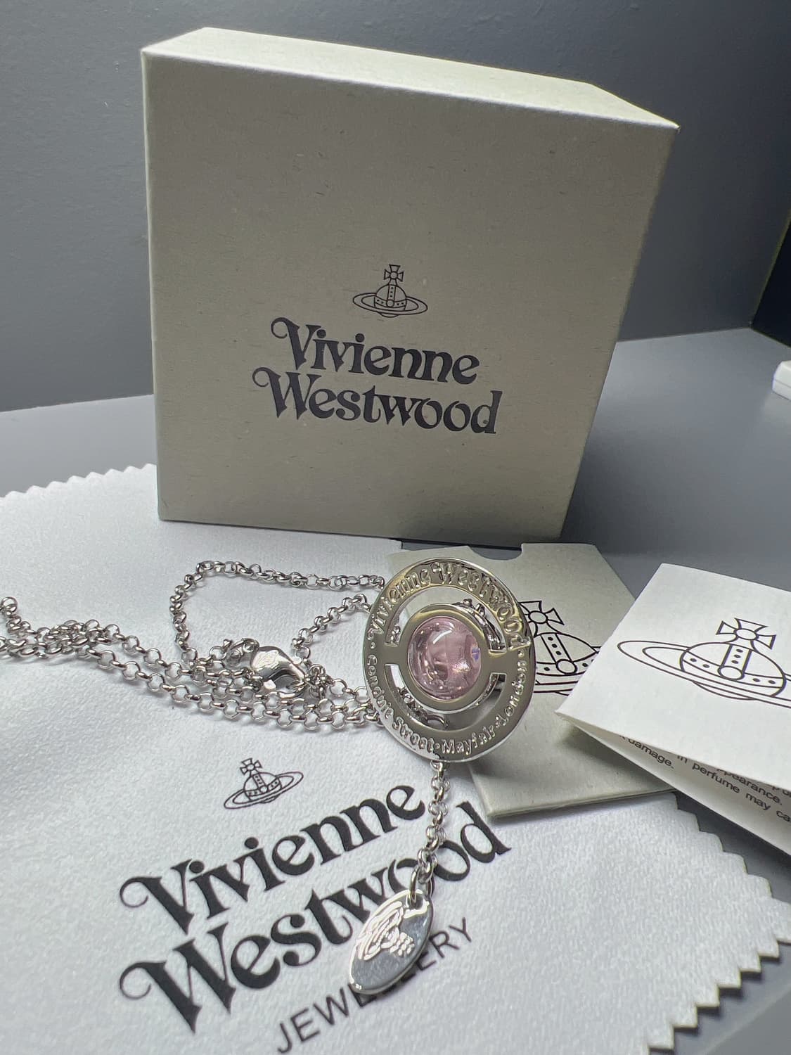 비비안웨스트우드 핑크 orb 목걸이 상품이미지4