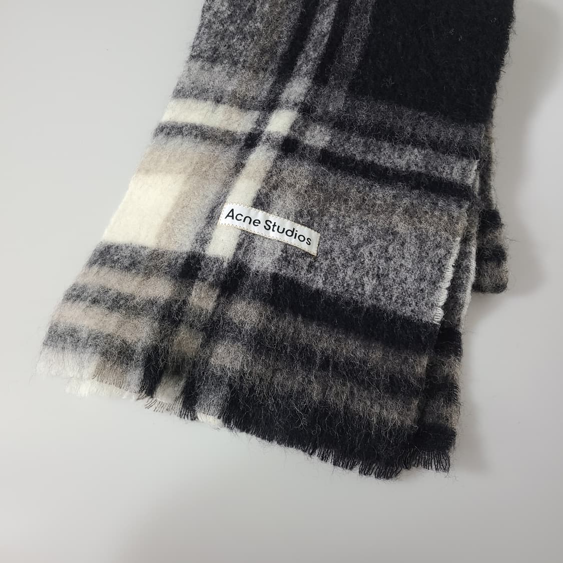 아크네 스튜디오 공용 체크 머플러 블랙 그레이 OS 상품이미지2