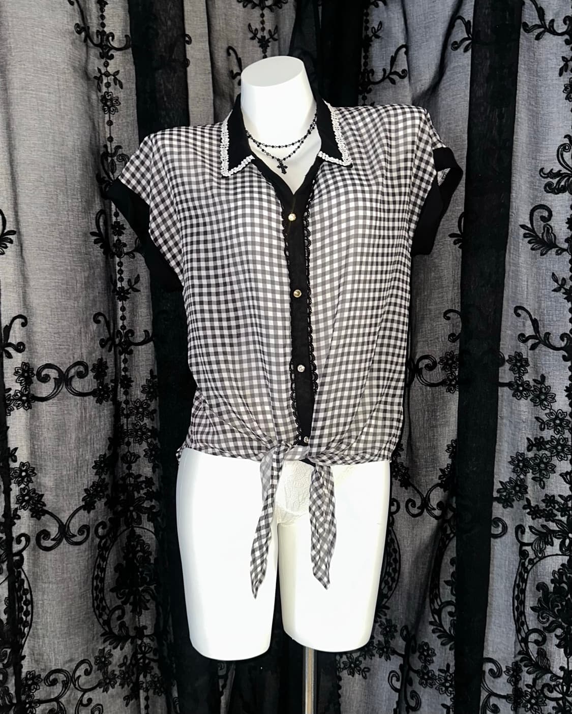 black gingham tie-front blouse 상품이미지1