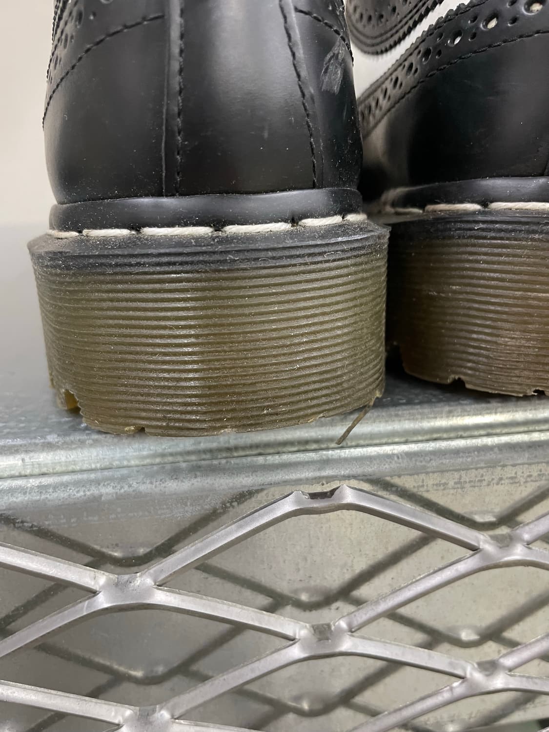 닥터마틴 3989 벡스 블랙앤화이트 uk7 상품이미지9