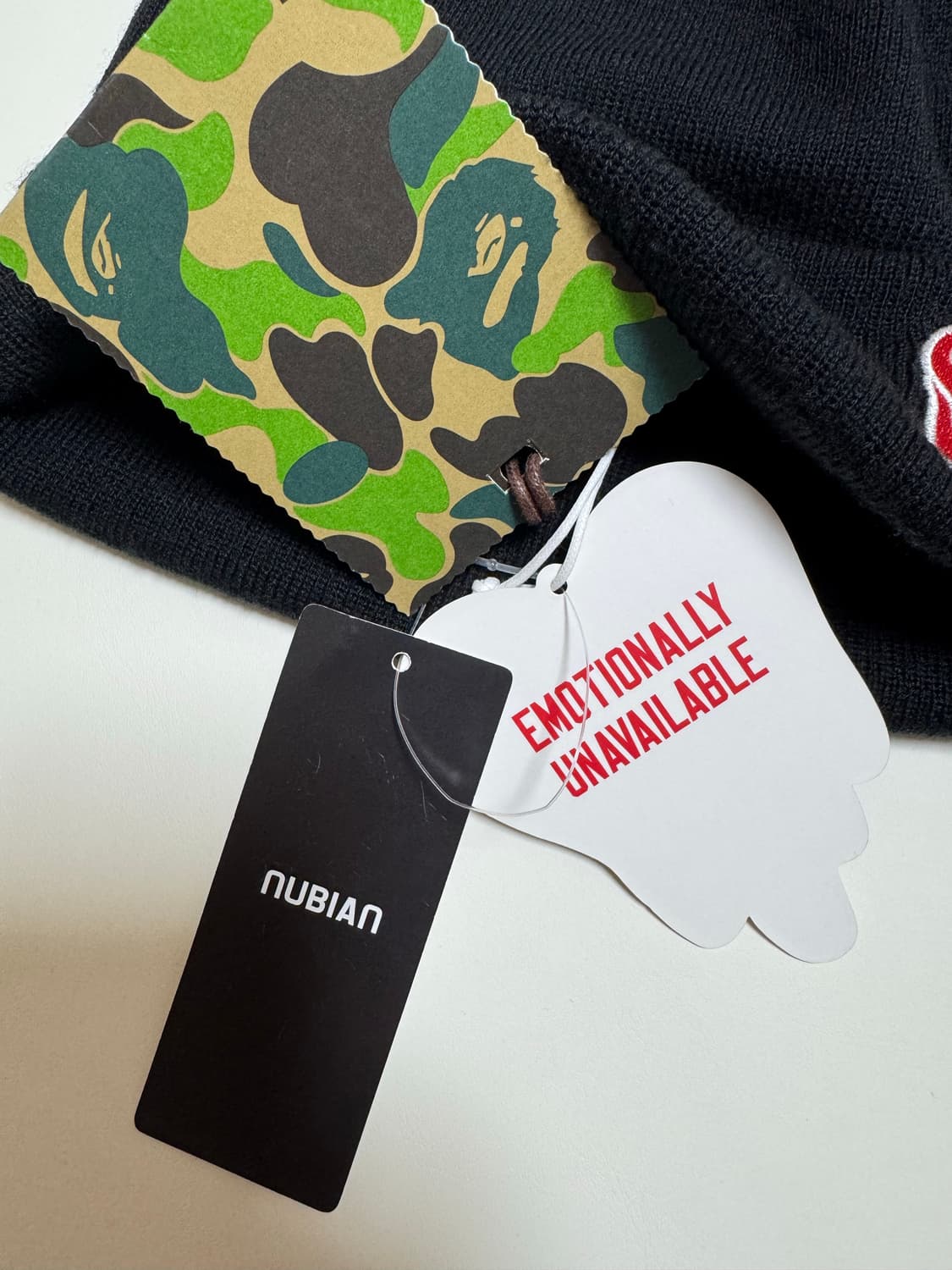 베이프 x Emotionally Unavailable 비니 상품이미지2