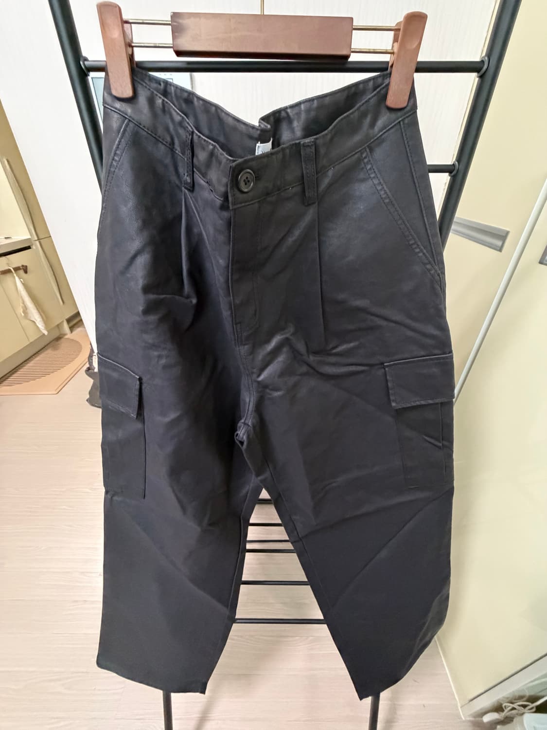 페이크레더 카고 와이드 팬츠 상품이미지1