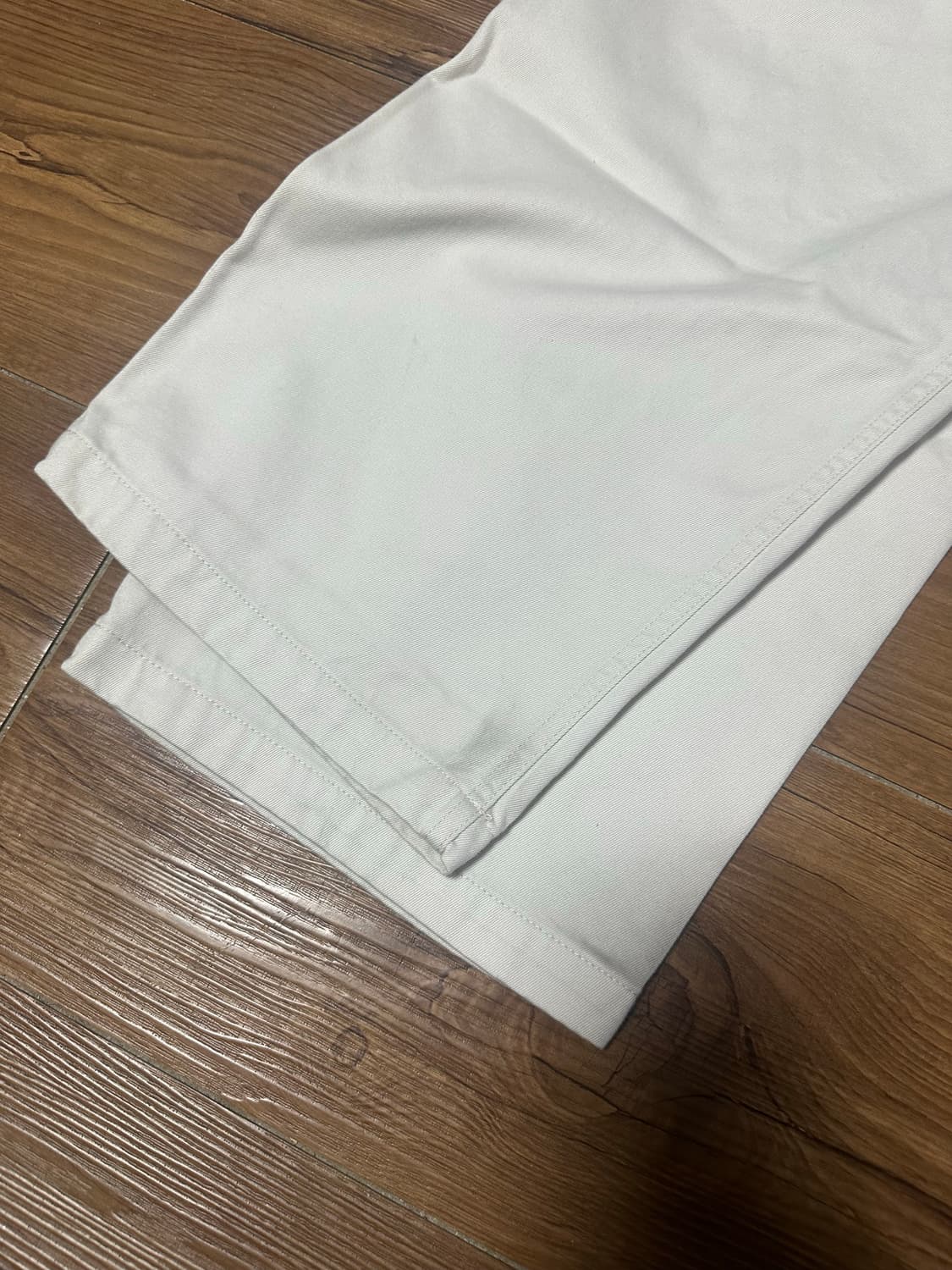 EEL 원턱 치노 아이보리색 L 사이즈 판매합니다 상품이미지4