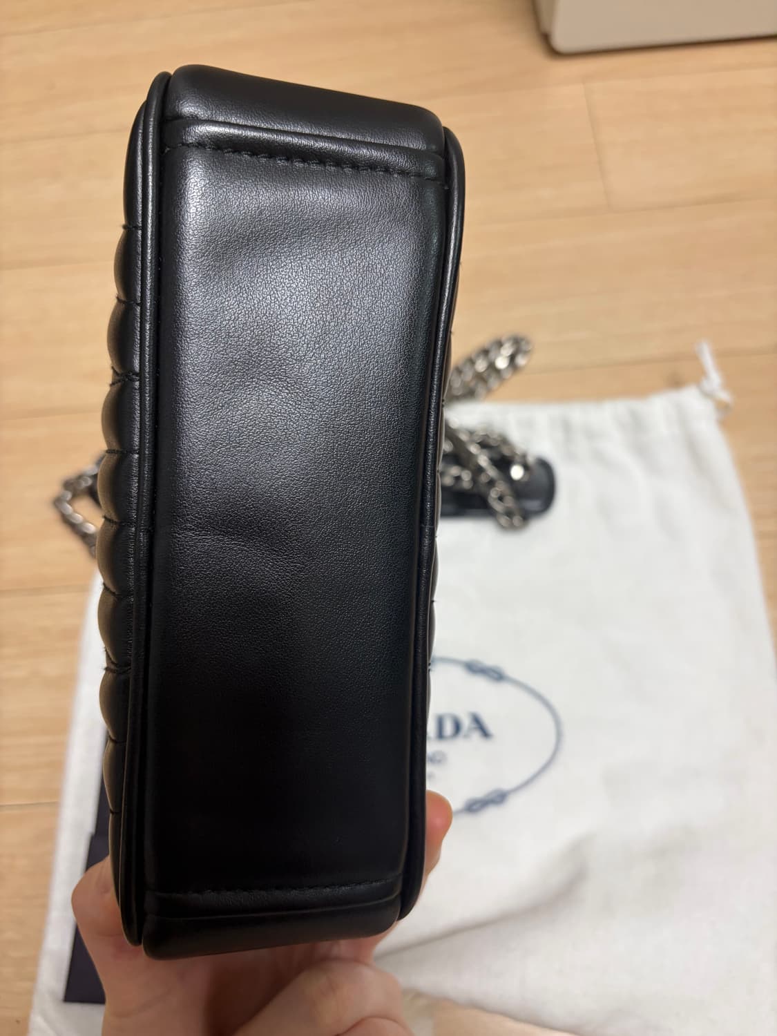 프라다 벤다이어그램 체인 카메라백 상품이미지3