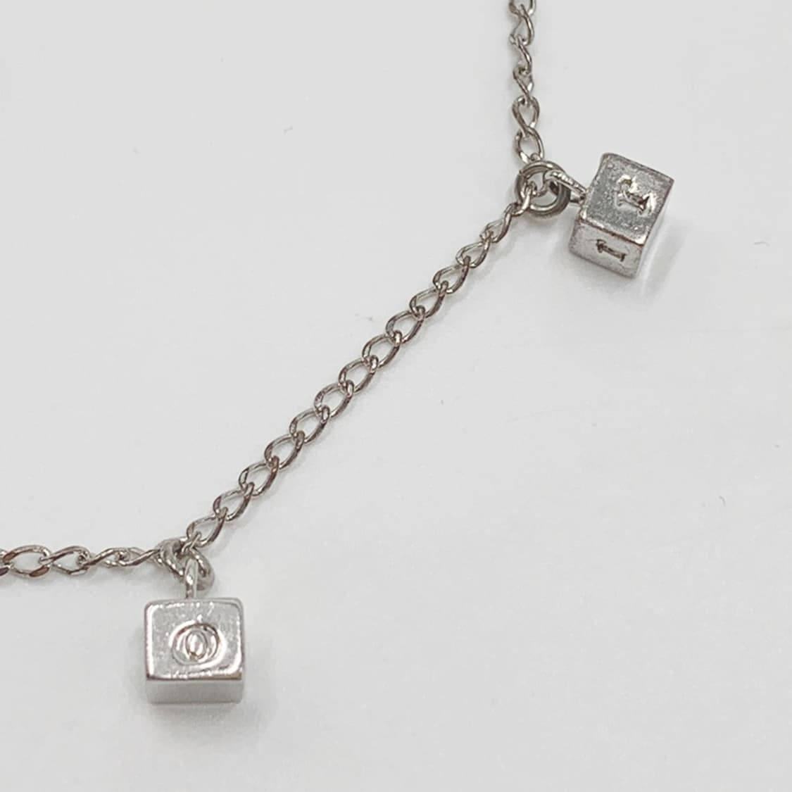 크리스찬 디올 큐브 참 펜던트 체인 팔찌 no.117 상품이미지4