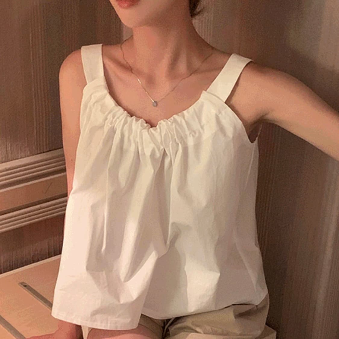 후기 1800개~ 니어 화이트 셔링 블라우스 상품이미지2