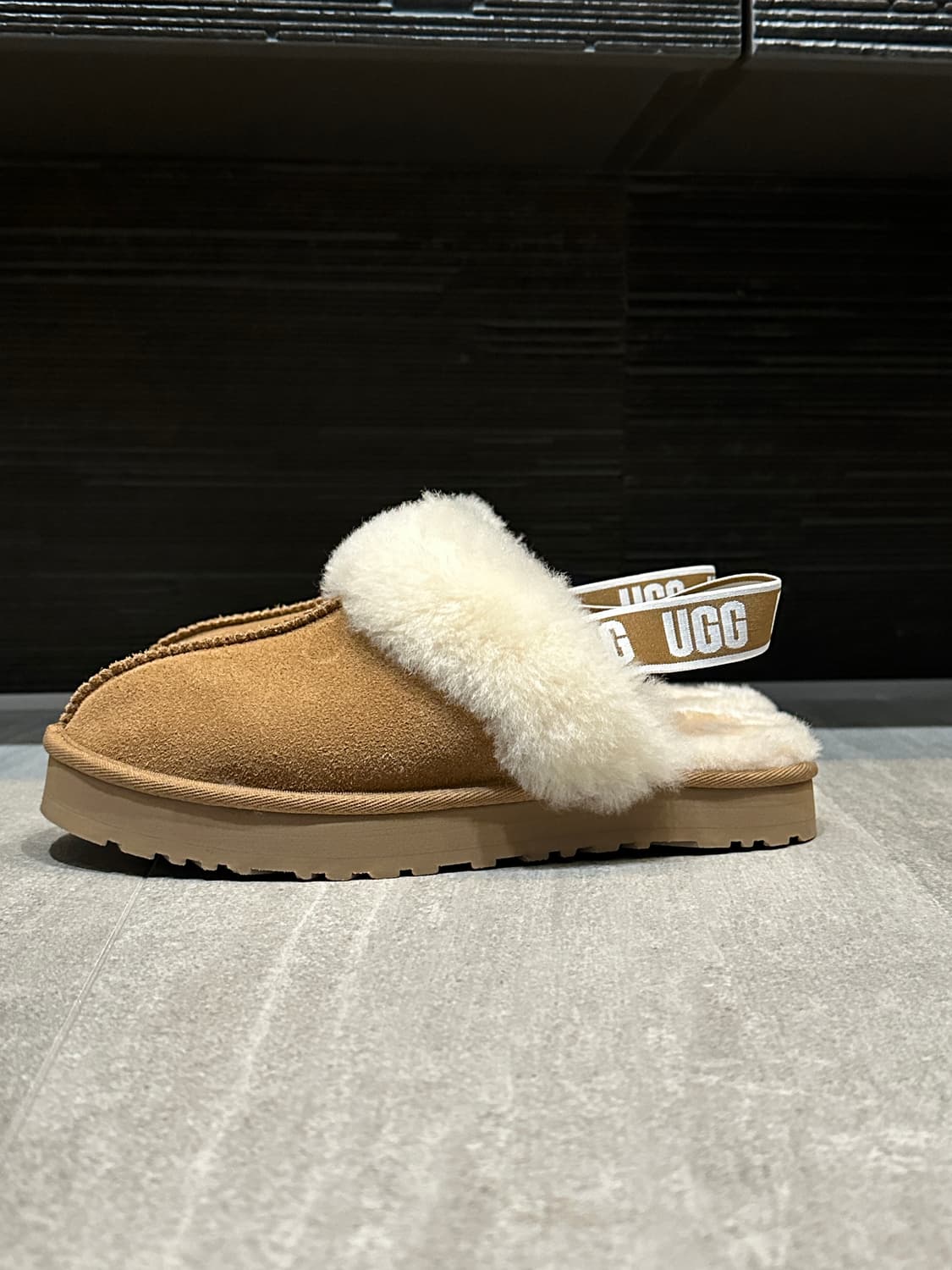 UGG 어그 펀케트 빅키즈 체스트넛 6사이즈 (245) 상품이미지2