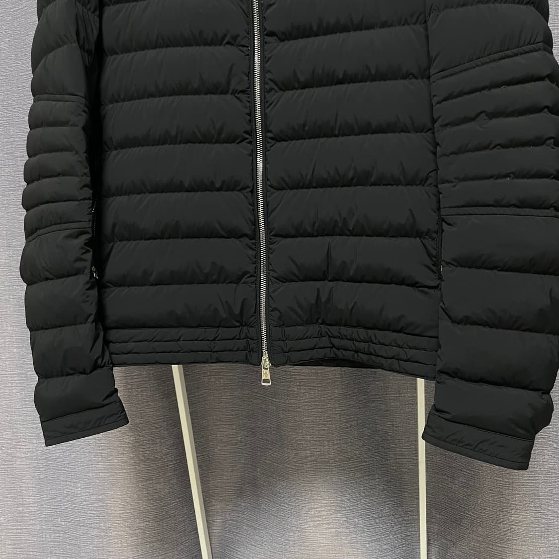 몽클레어 CYR 바이커 경량패딩 3사이즈 정품 상품이미지4