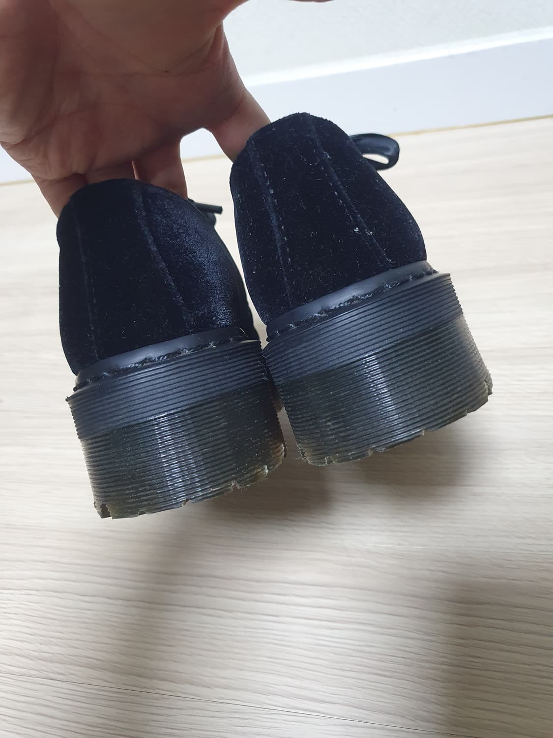 닥터마틴 홀리 벨벳 블랙 플랫폼 슈즈 240 상품이미지7