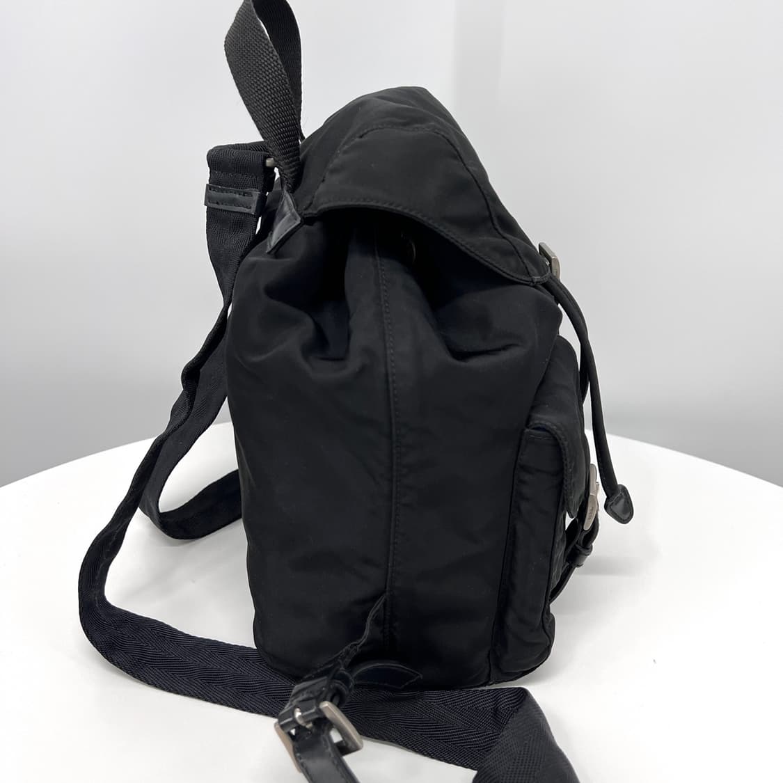 [감정완료] 프라다 삼각로고 나일론 백팩 스몰 블랙 상품이미지8
