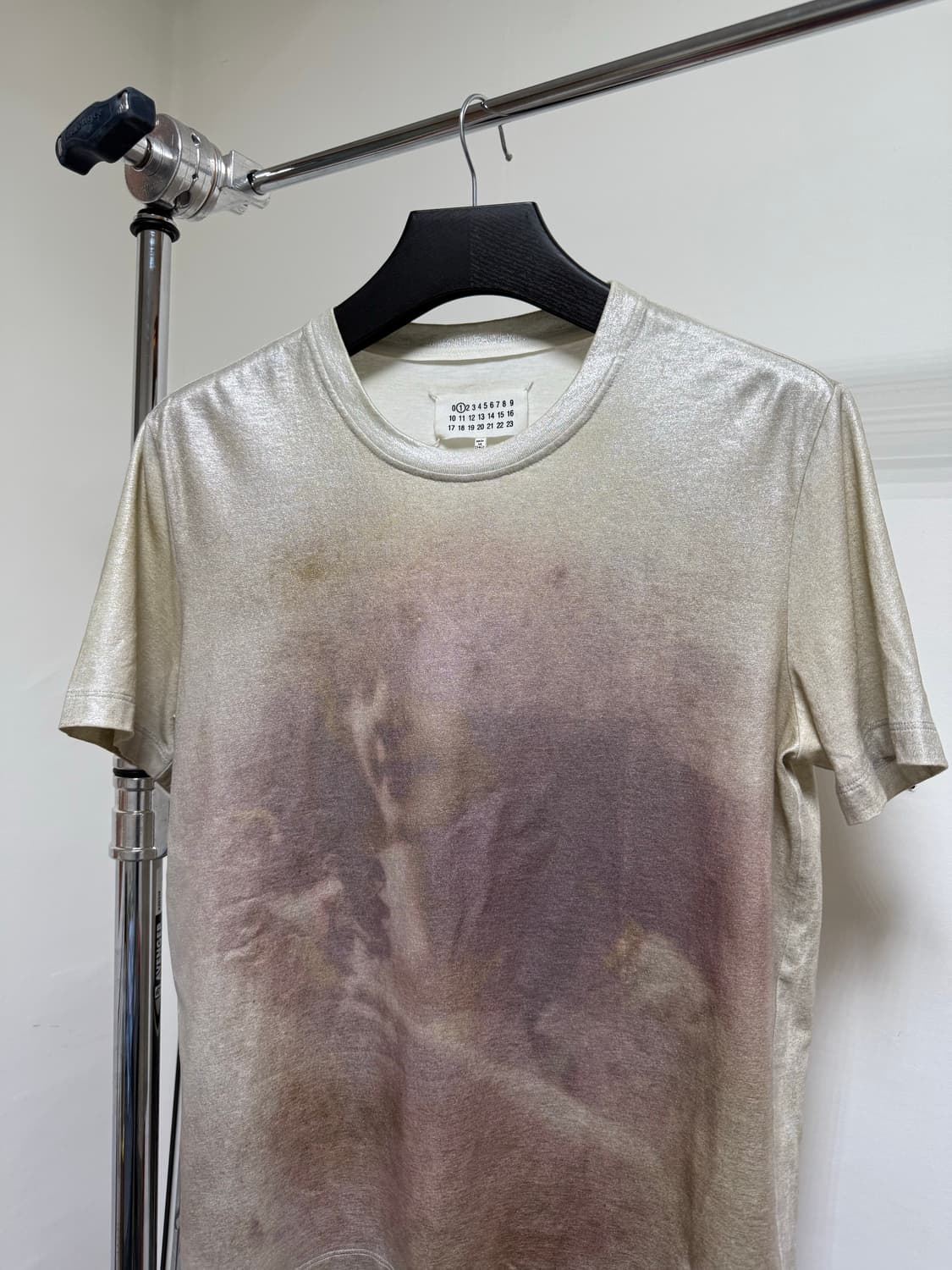 마르지엘라 메탈릭 글리터 인물 프린트 티셔츠 상품이미지3