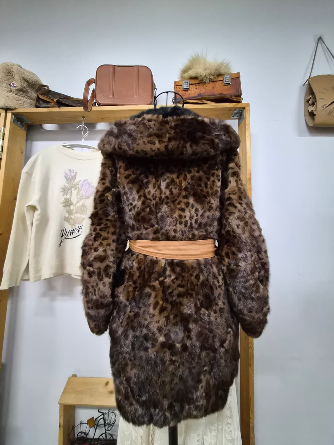 베스띠벨리 레오파드 밍크후드코트 상품이미지4