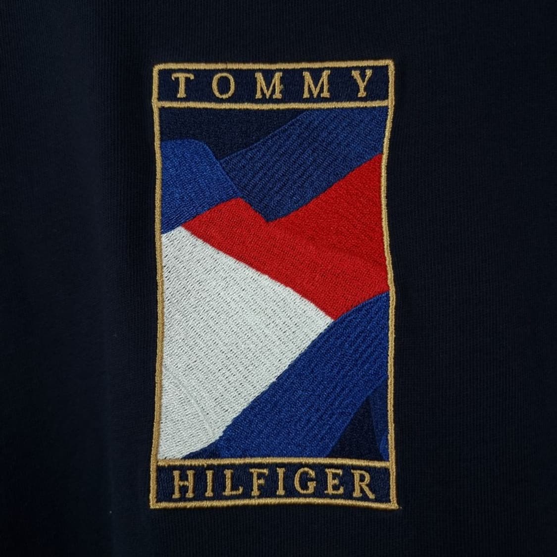 [타미힐피거] 그래픽 로고 자수 반팔티 네이비 M20179 상품이미지8