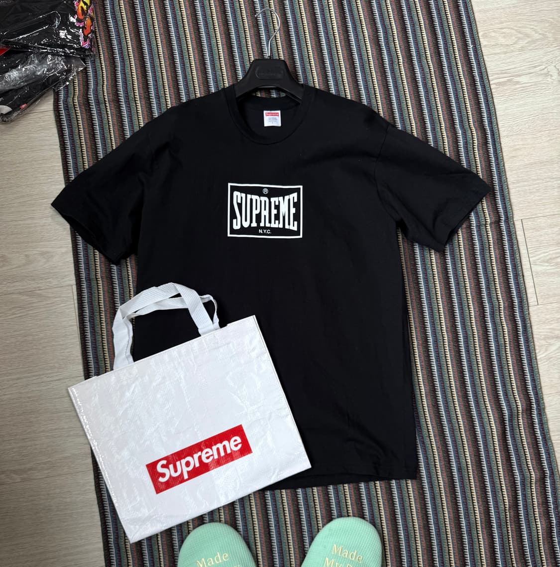 슈프림 웜업 반팔 티셔츠 상품이미지1