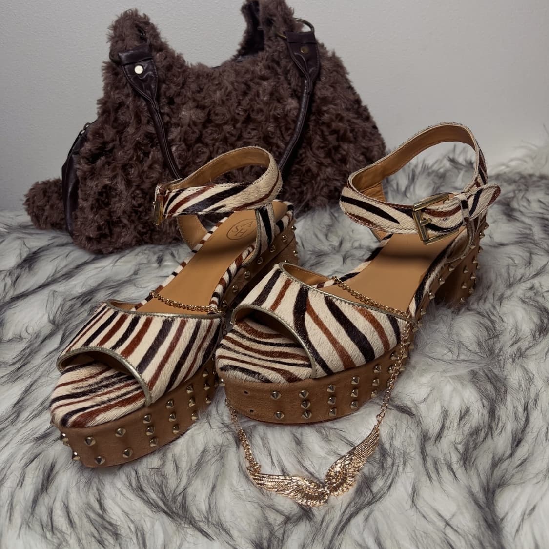 Ash 아쉬 지브라 송치 샌들 플랫폼 스터드 상품이미지1