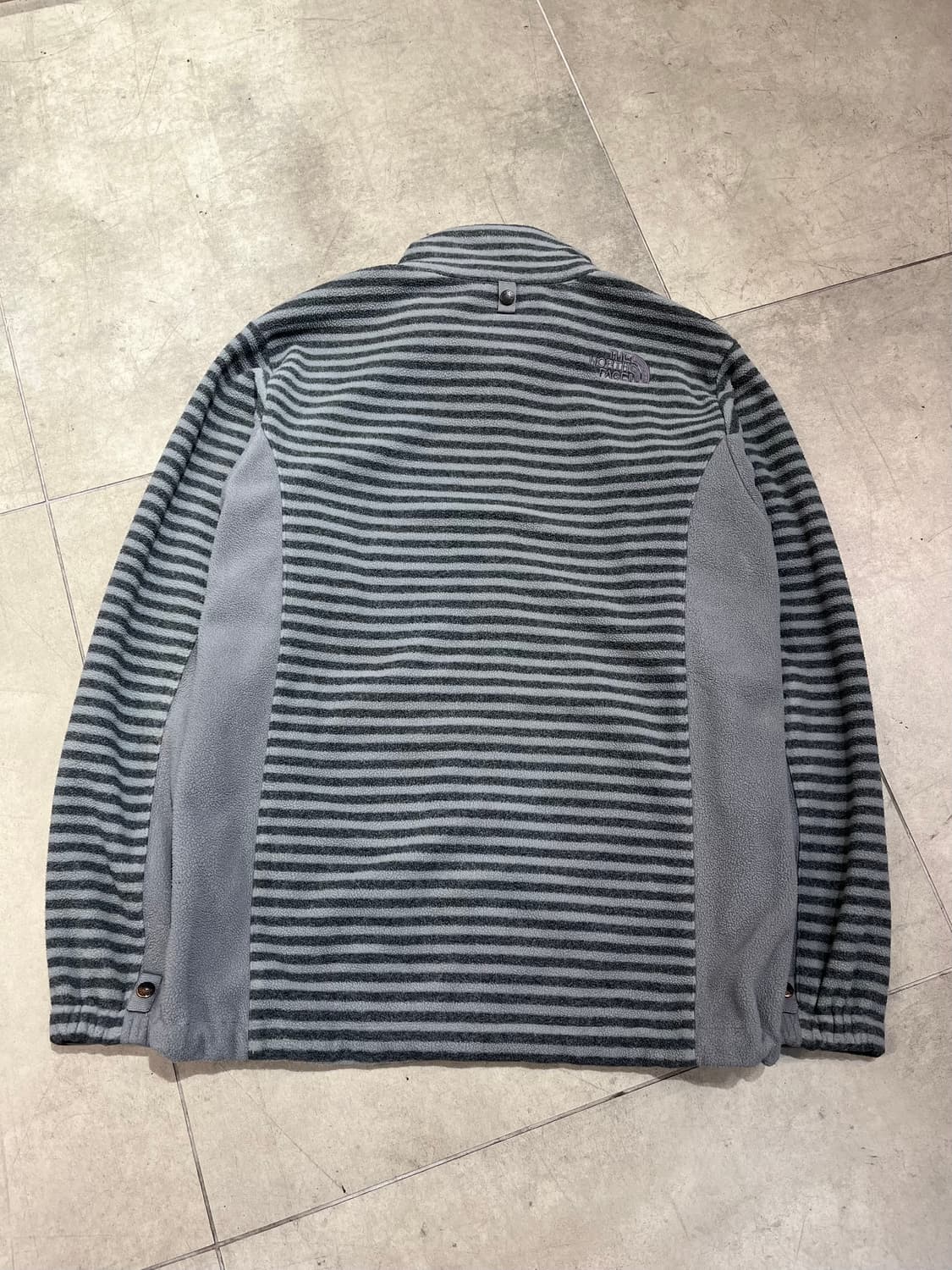 노스페이스 그레이 스트라이프 후리스 자켓 상품이미지4
