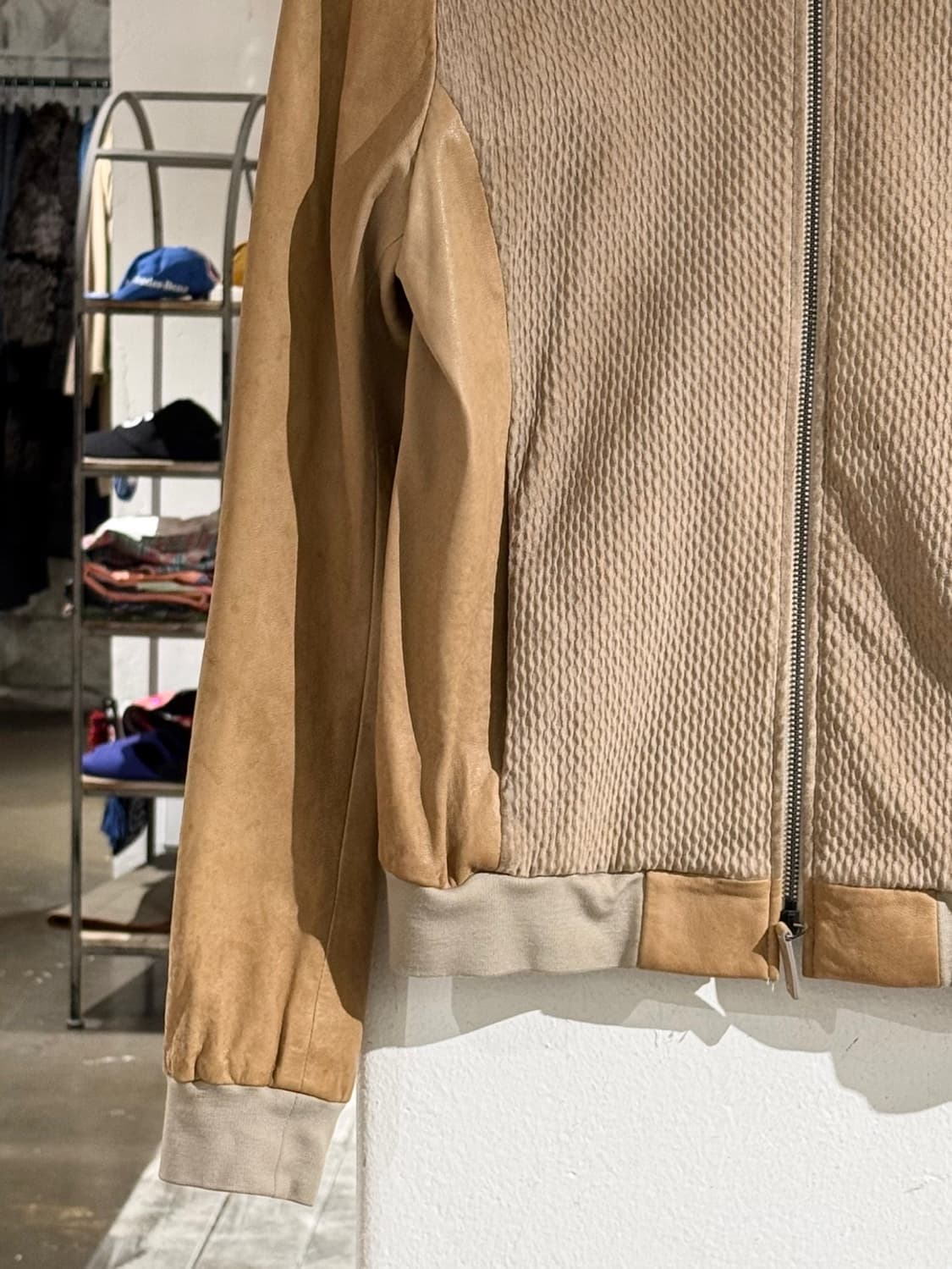 아르마니 꼴레지오니 베이지 램스킨 믹스 봄버 자켓 상품이미지4