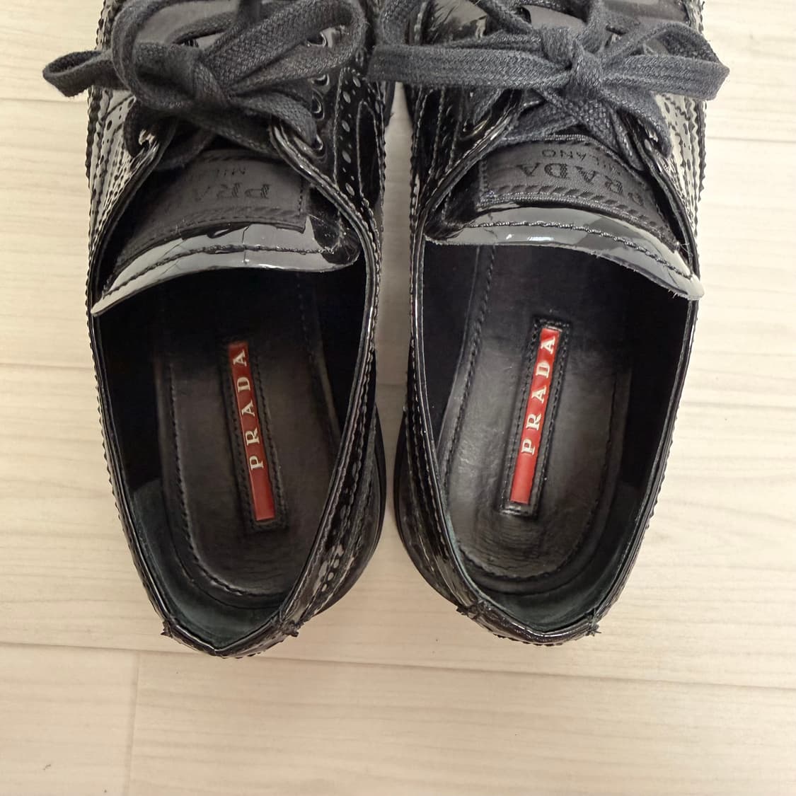 [36.5] 프라다 에나멜 로퍼 블랙 상품이미지7