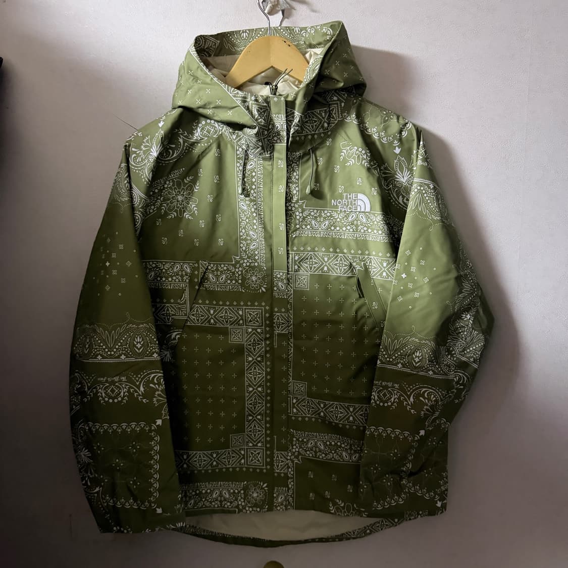 노스페이스 반다나 바람막이 점퍼 95(남성 100정도) 상품이미지1