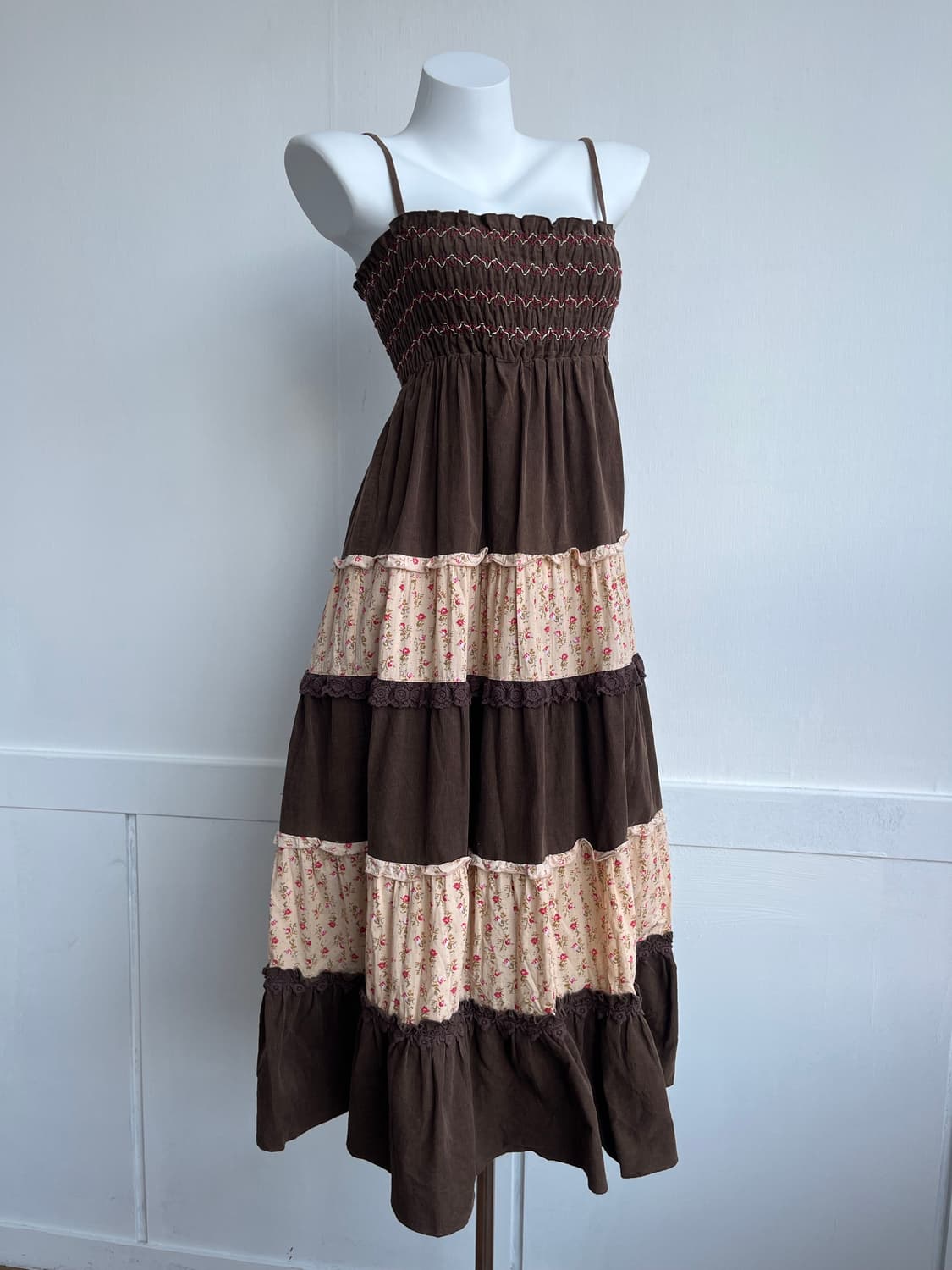 브라운 플로럴 코듀로이 끈 원피스 상품이미지1