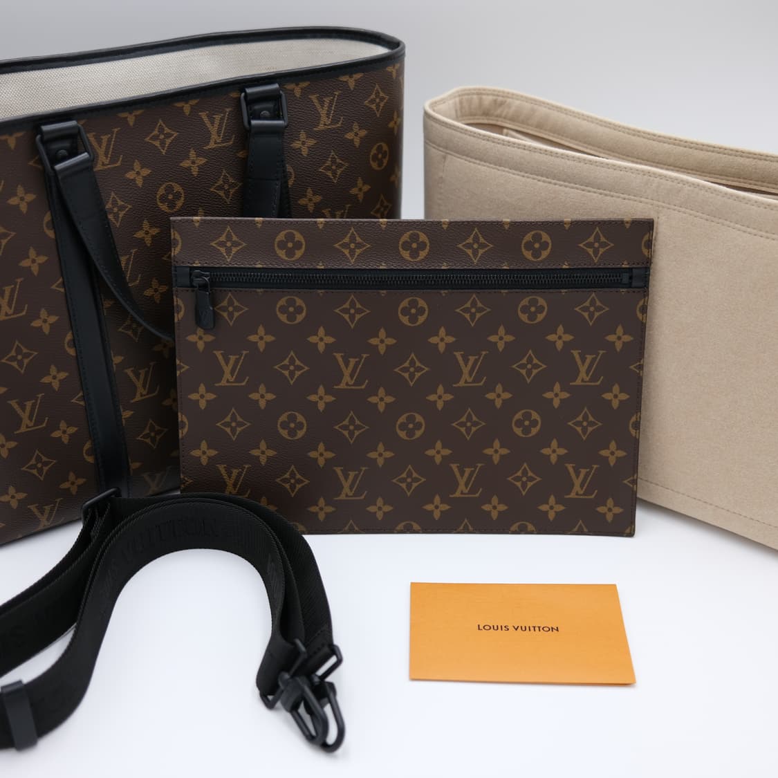 루이비통 모노그램 마카사르 위켄드 토트백 PM 사이즈 상품이미지1