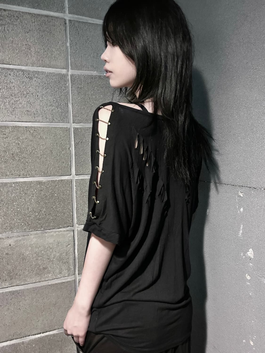 Skull Cross Chain-Shoulder Cut Out Tee 상품이미지1