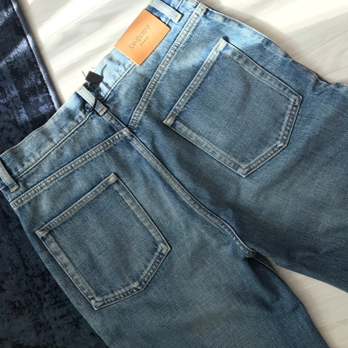 생로랑 SS25 백로고 데님 상품이미지4