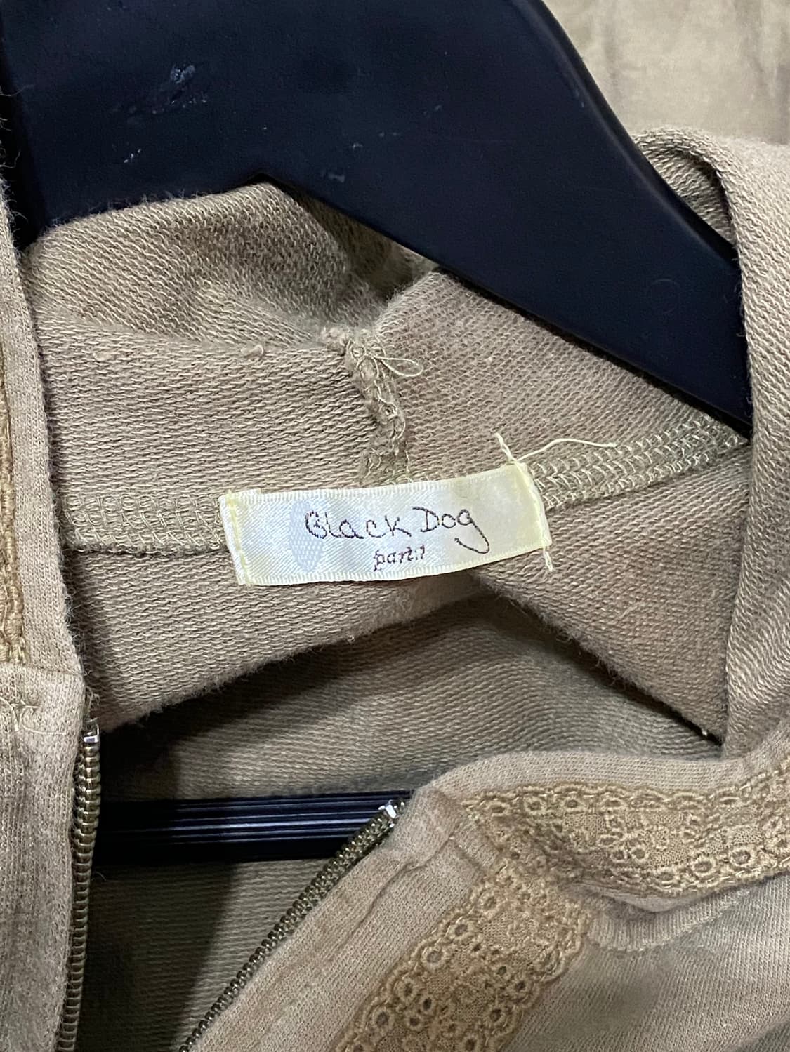 Black dog 레이스 트리밍 카키 후드집업 상품이미지5