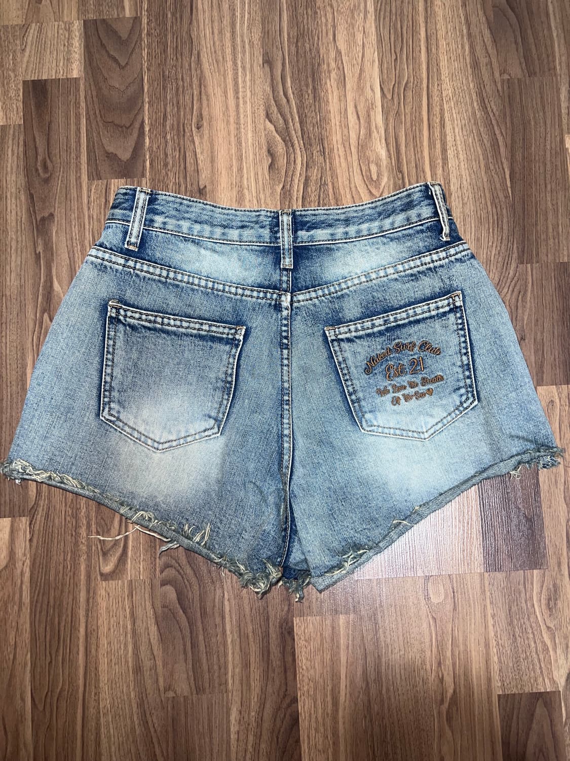 네이키드서프클럽 레터링 데님 숏팬츠 인디고블루 2size 상품이미지3