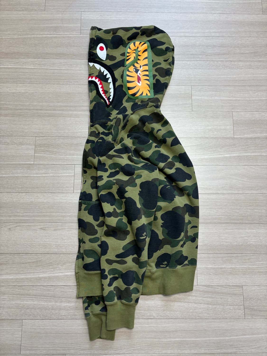 베이프 퍼스트 카모 샤크 후드집업 상품이미지2