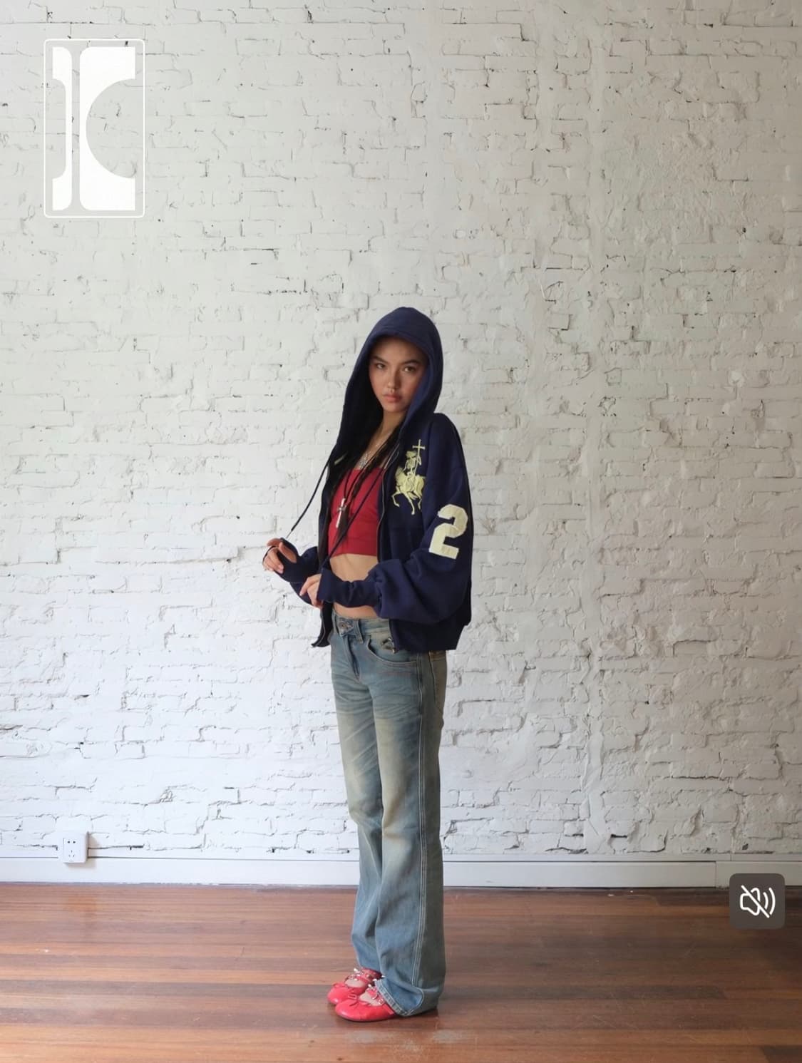 네이비 자수 와펜 후드집업 상품이미지3