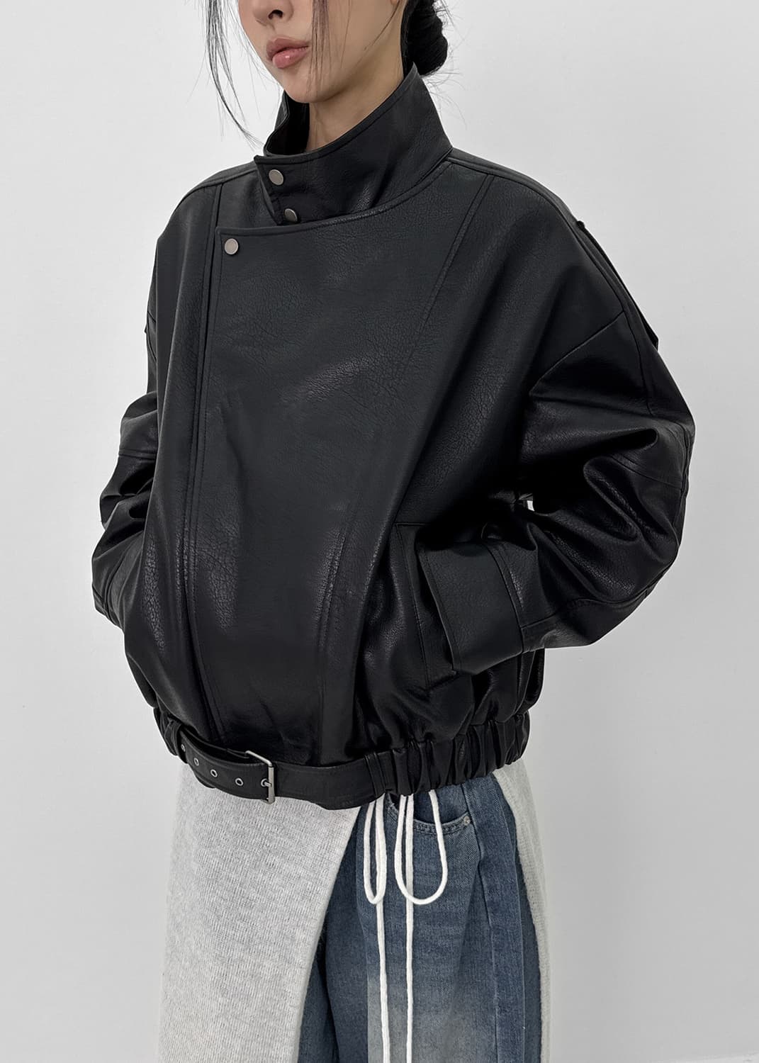 블랙업 하이넥 레더 자켓 상품이미지1