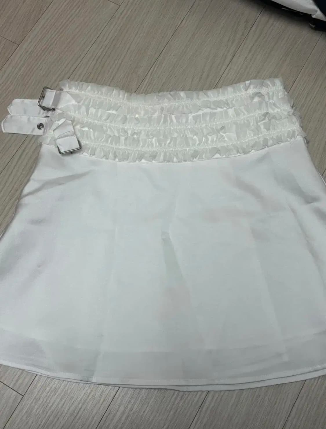 시눈 Two Buckle Skirt (White) 투 버클 스커트 상품이미지9