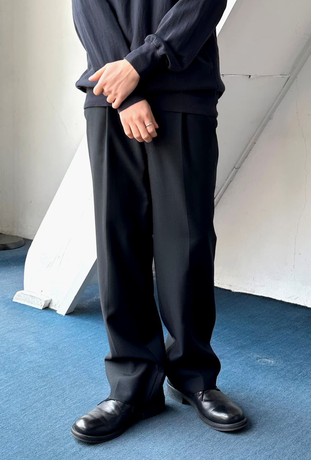 Wool snap belted design 1 tuck trouser 상품이미지4