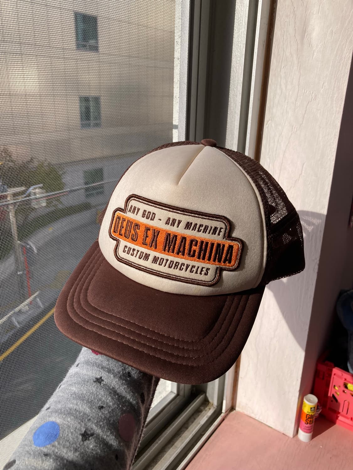 데우스 엑스 마키나 Deus Ex Maxhina 브라운 배색 메쉬 볼캡 상품이미지1