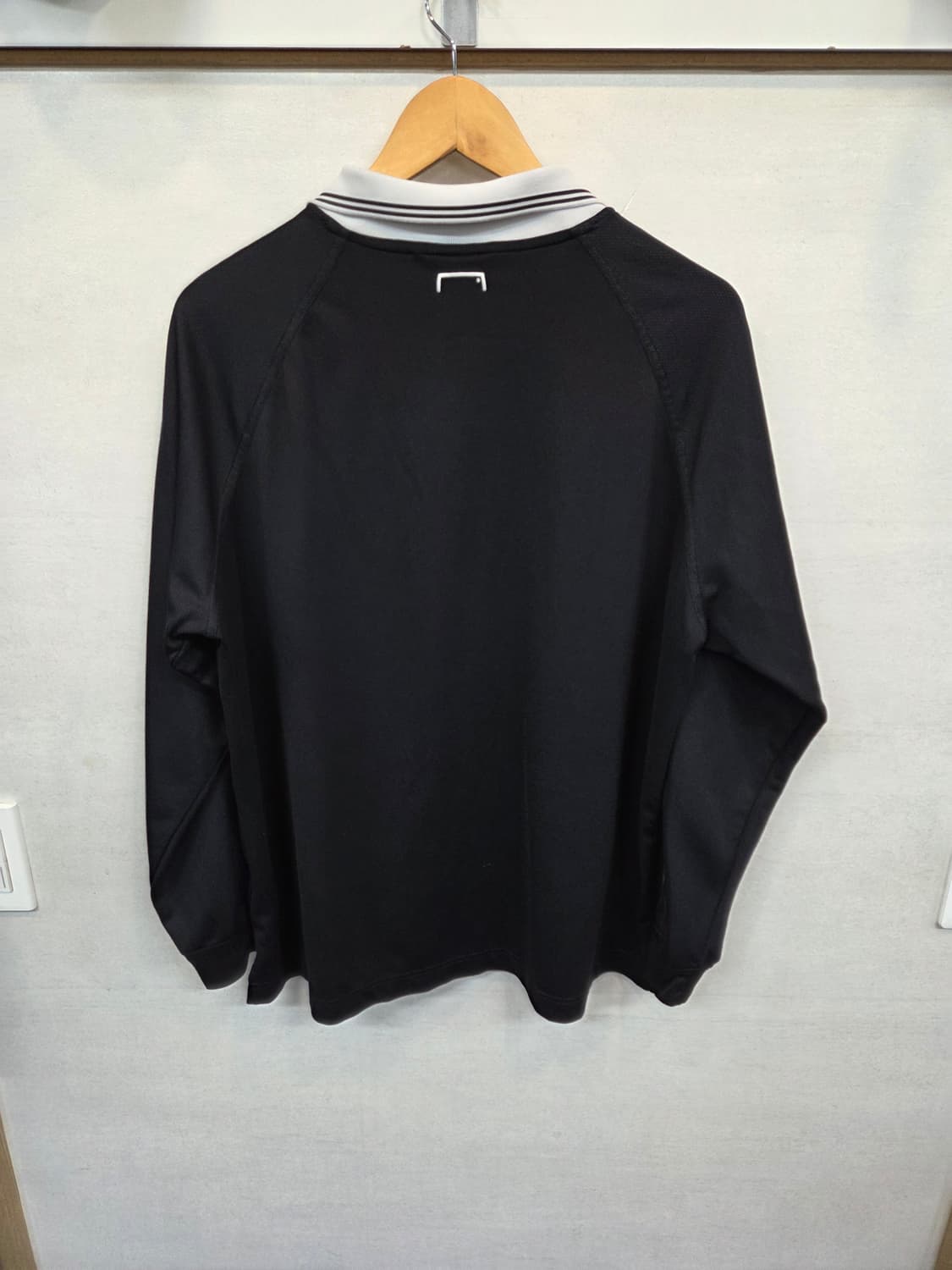 골스튜디오 풋볼클럽 카라 롱슬리브 긴팔 m 오버핏  상품이미지2