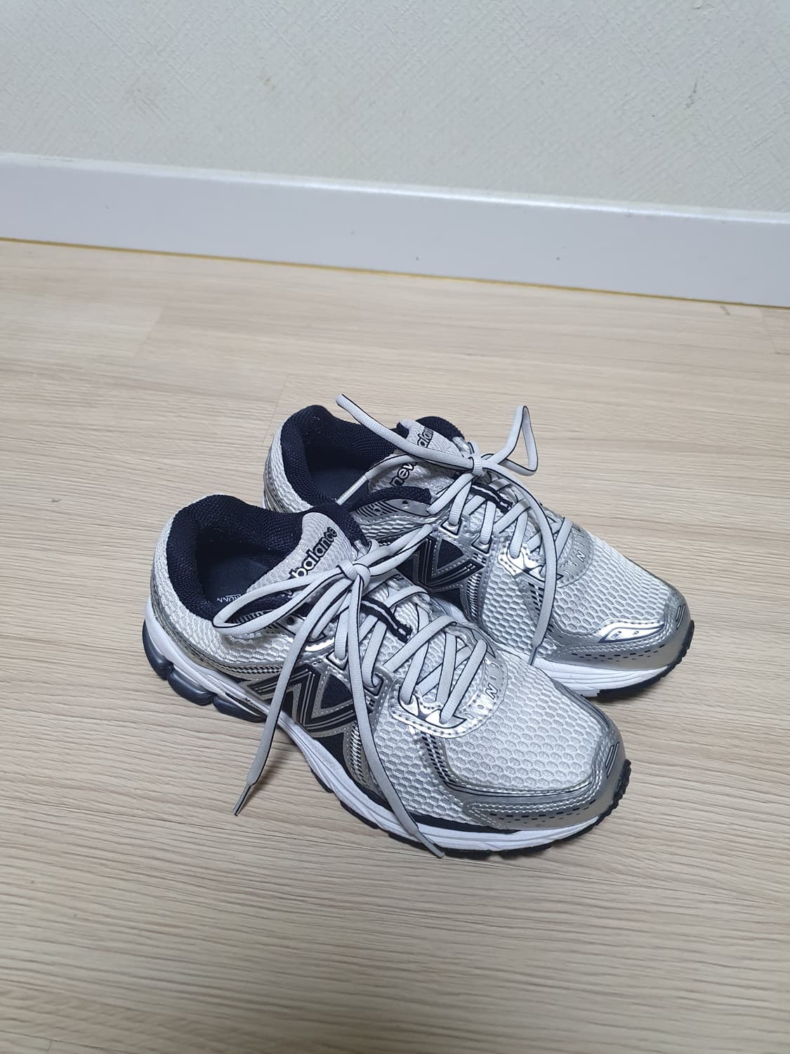 뉴발란스 860v2 운동화 240 상품이미지2