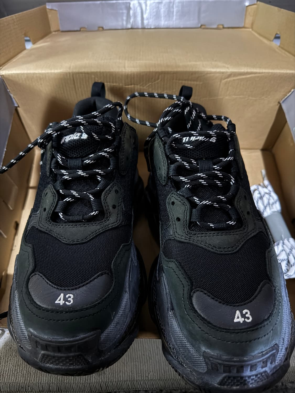 발렌시아가 트리플S 더티블랙 43 상품이미지2