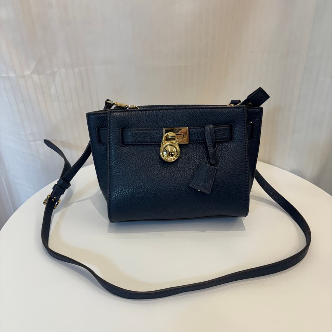 정품 마이클코어스 금장 크로스백     상품이미지1