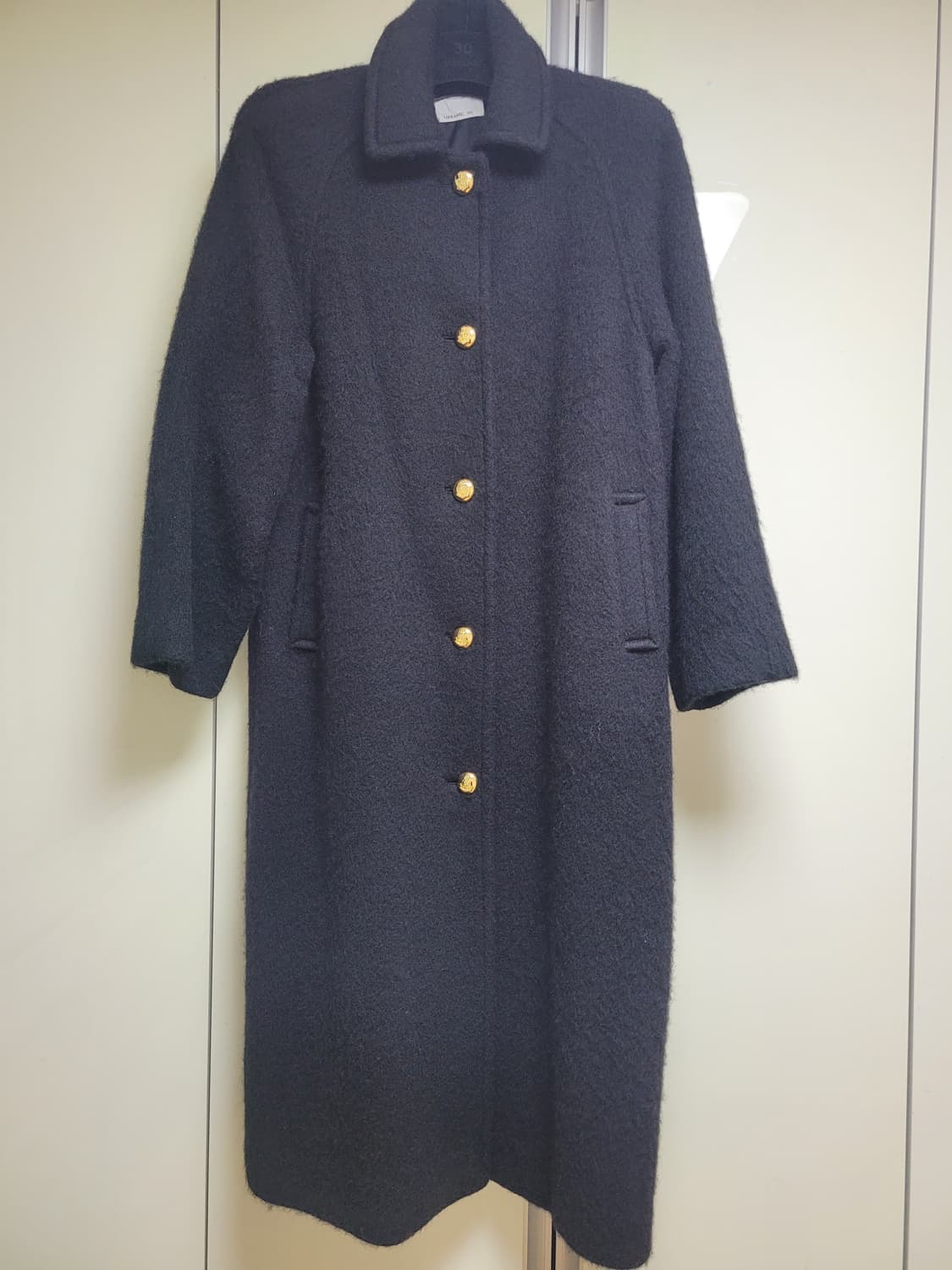 고요한 분위기를 담은 울 100% 코트 – 얼바닉 30 상품이미지1