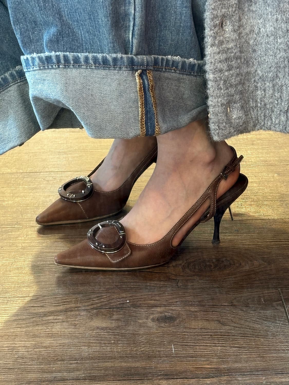 PRADA 프라다 브라운 가죽 버클 디테일 슬링백 (36½) +더스트백 상품이미지1