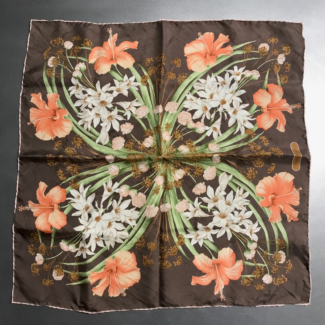 페레가모 실크 스카프 상품이미지3