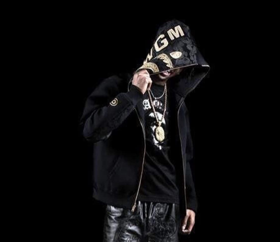 베이프 트래비스스캇 금장 샤크후드 xl 상품이미지1