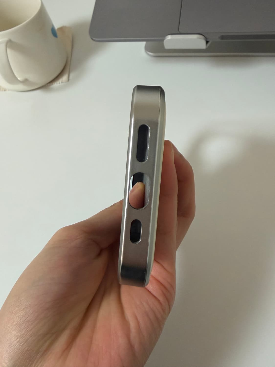 바로배송) 미닛뮤트 아이폰 17 실버 케이스 버터 상품이미지6