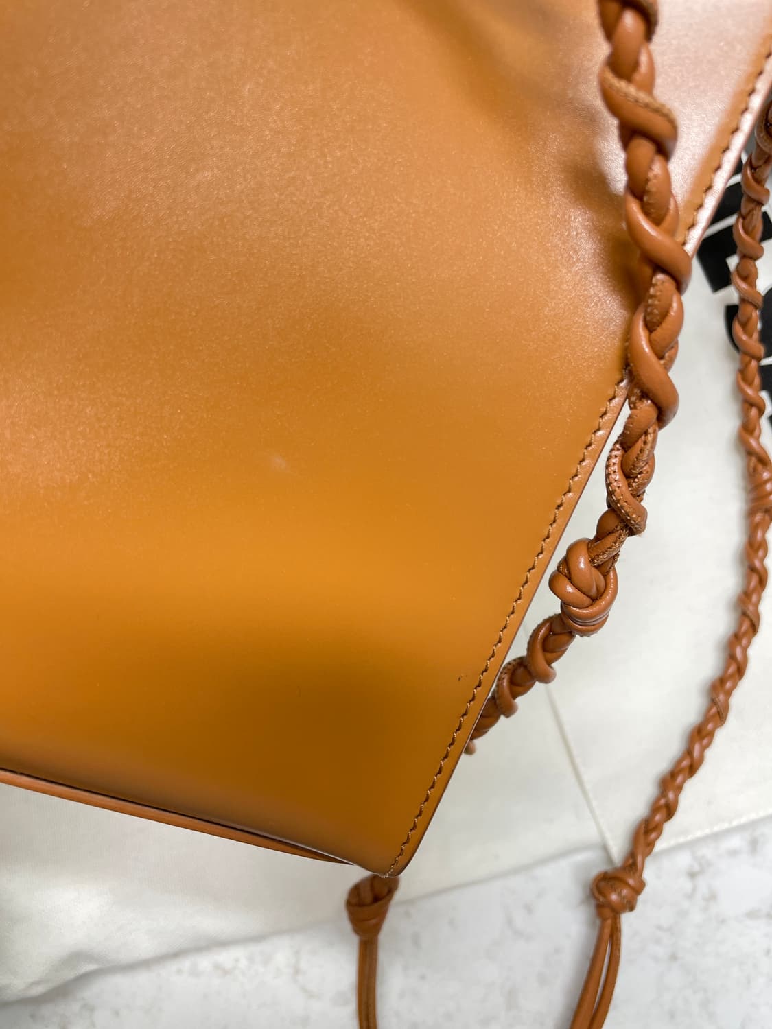 질샌더 탱글백 스몰 탄 상품이미지4