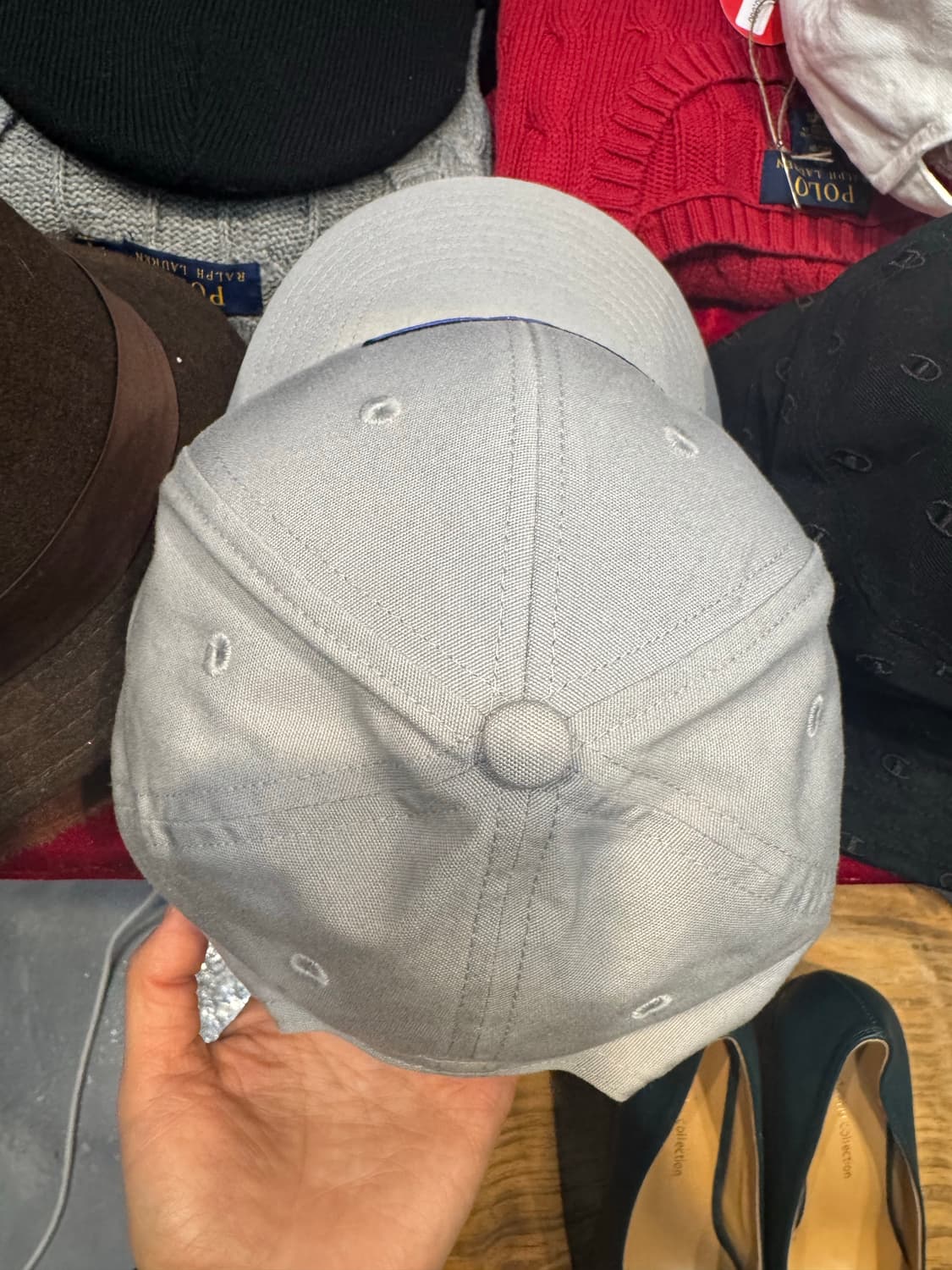 Patagonia 파타고니아 P-6 로고 클래식 볼캡 (라이트 그레이) 상품이미지4