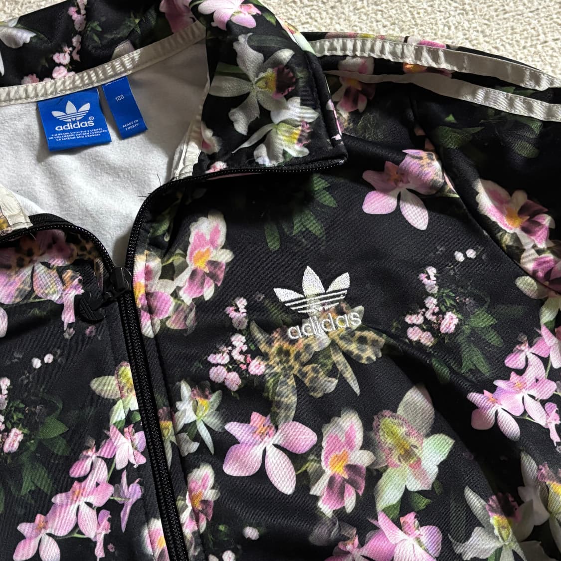 아디다스 파이어버드 블랙 플라워 스몰로고 딱붙 져지 상품이미지2