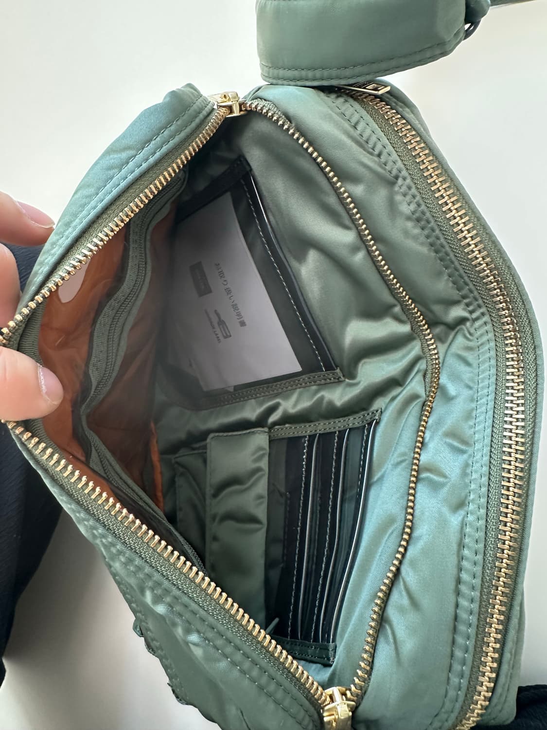 포터 탱커 숄더백 세비지그린 라지 세재품 상품이미지2