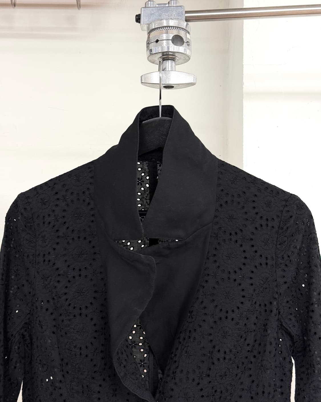 꾸레쥬 블랙 프로더리 엥글레이즈 블레이저 상품이미지2