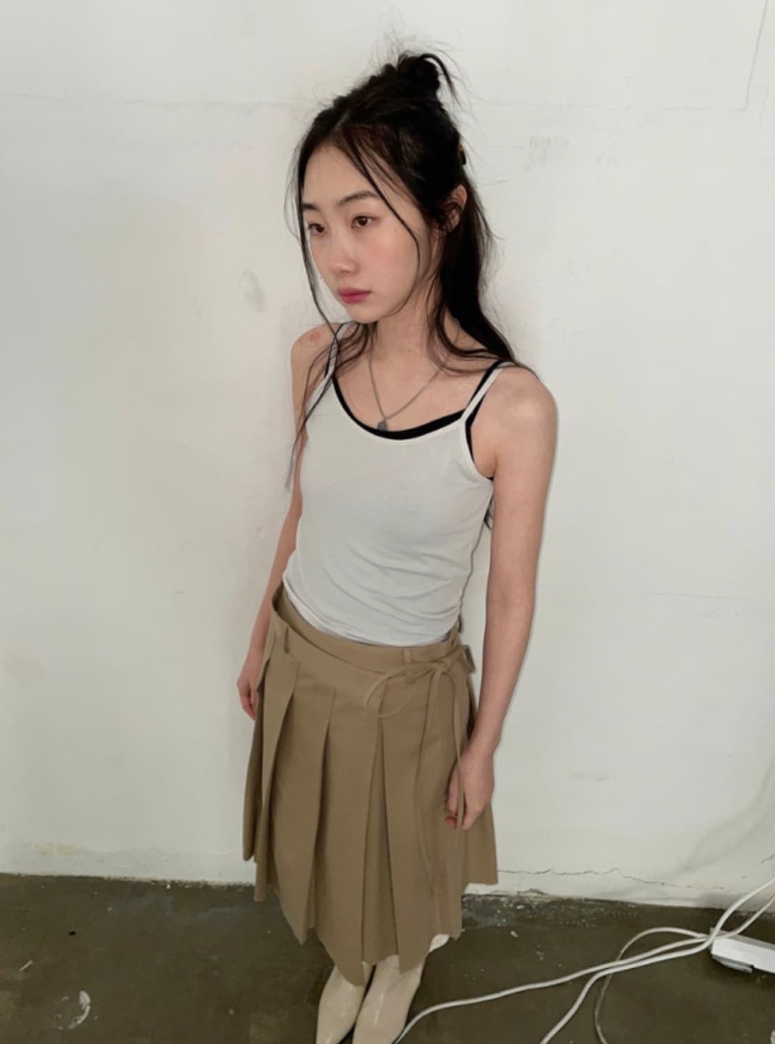 김아홉 레이어드 랩 플리츠 스커트 베이지 상품이미지1